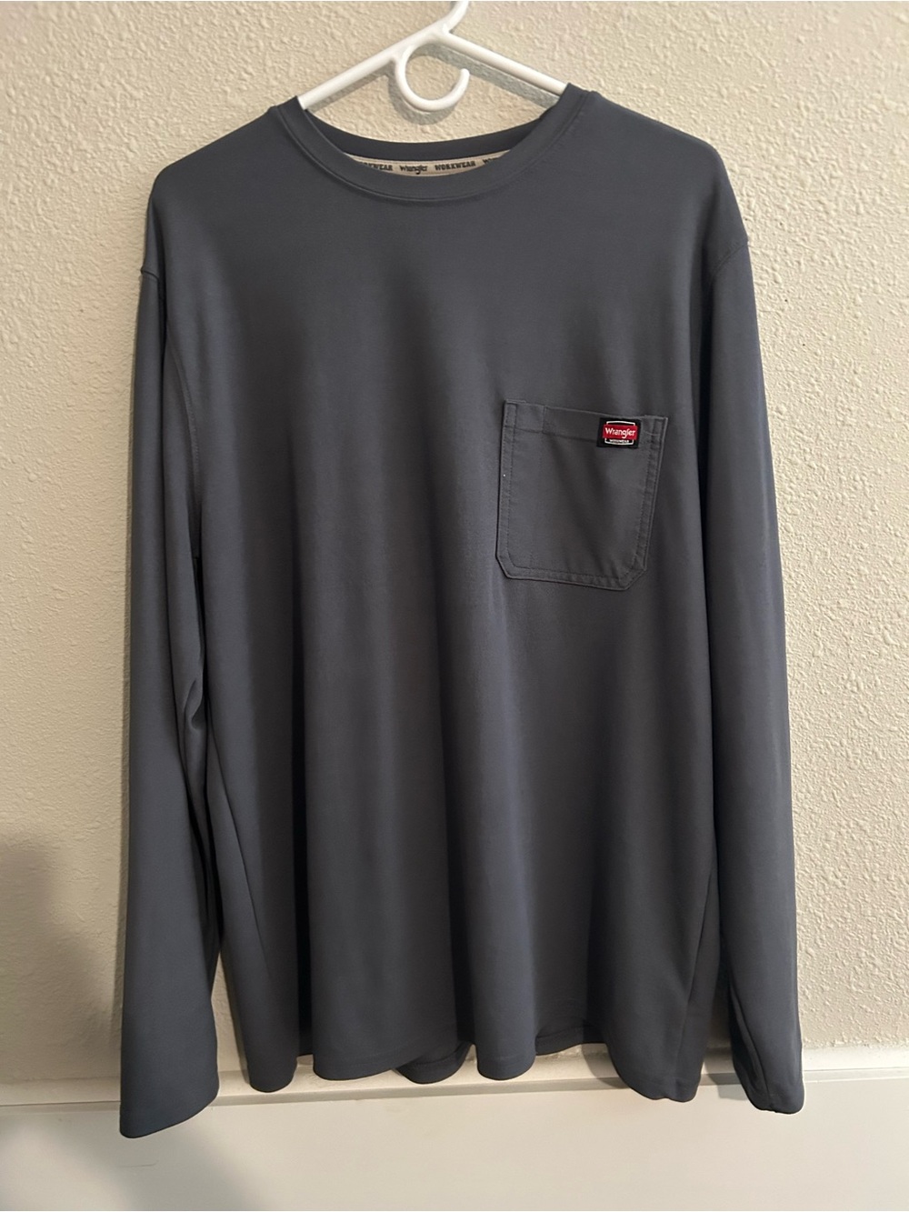Wrangler Men's Riggs Workwear
Performance Long Sleeve Shirt 🛠️